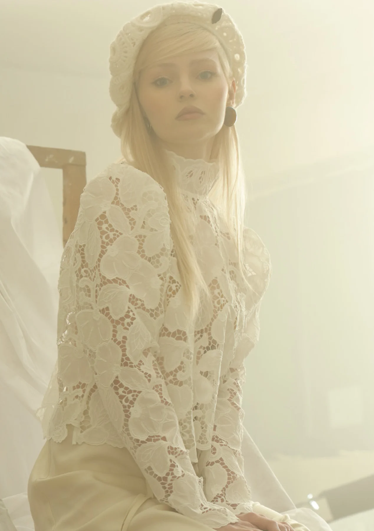 Pauline photo 20