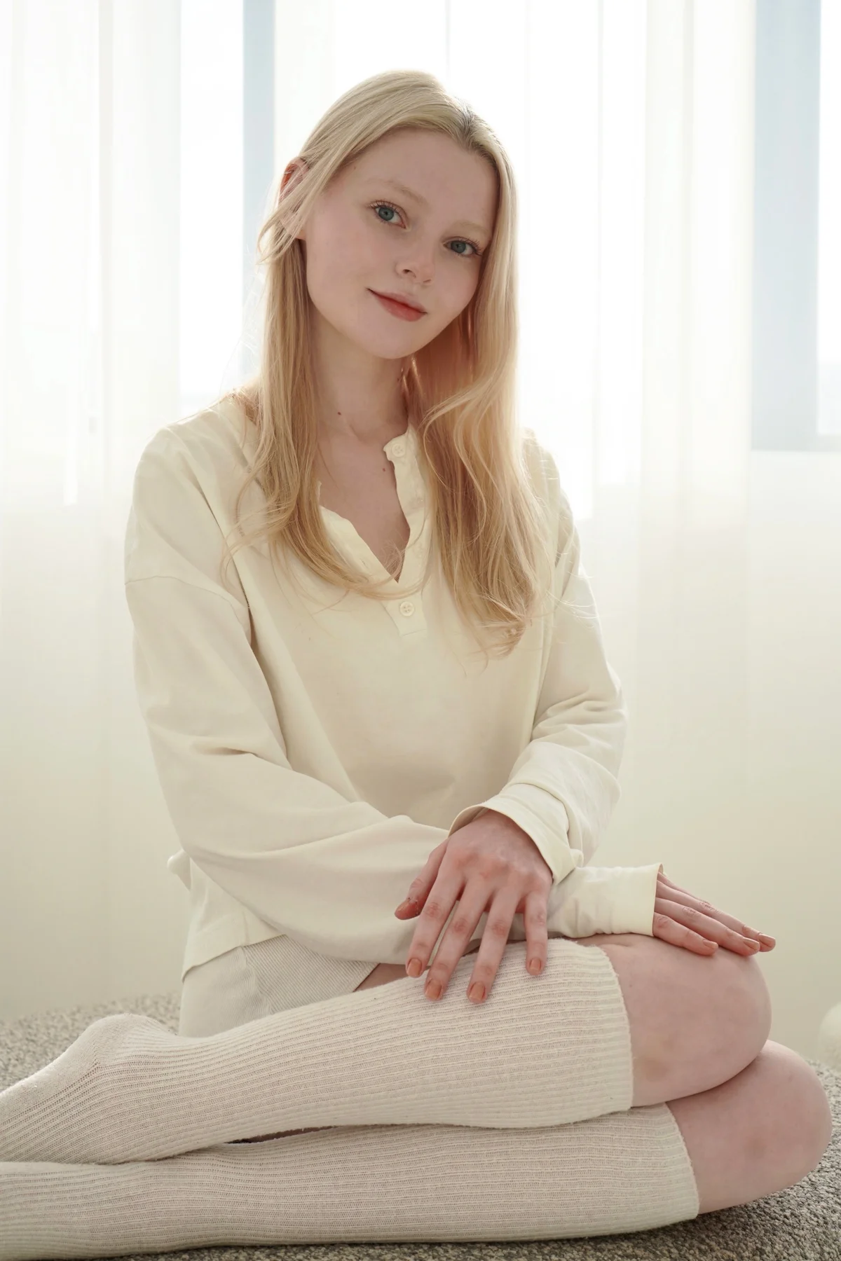 Pauline photo 42