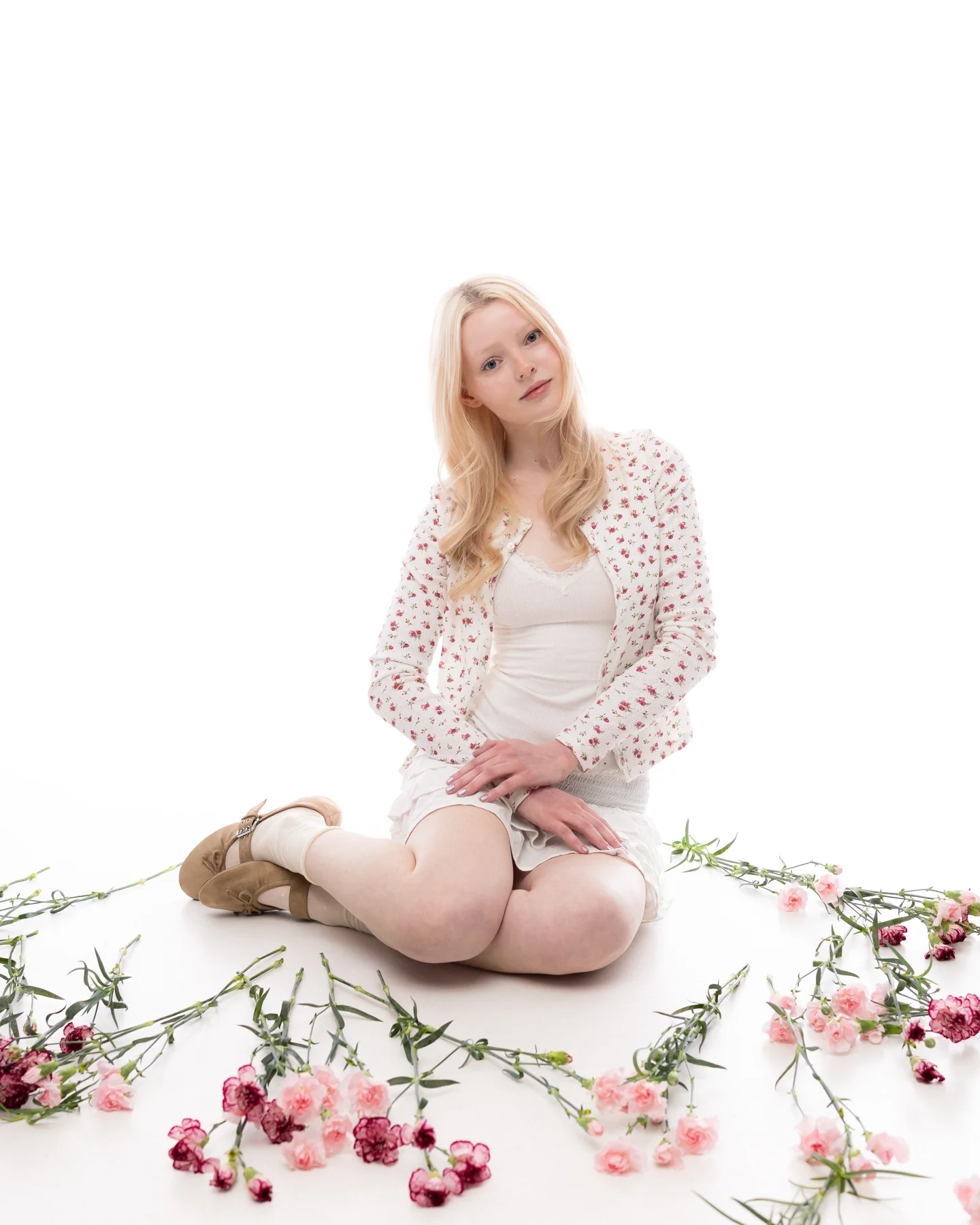 Pauline photo 28