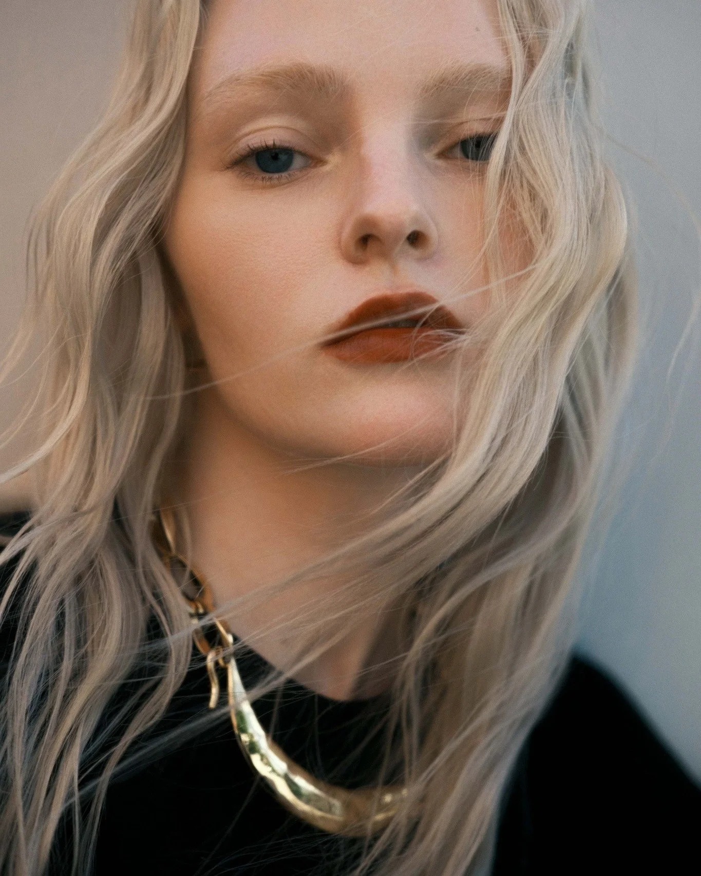 Pauline photo 4